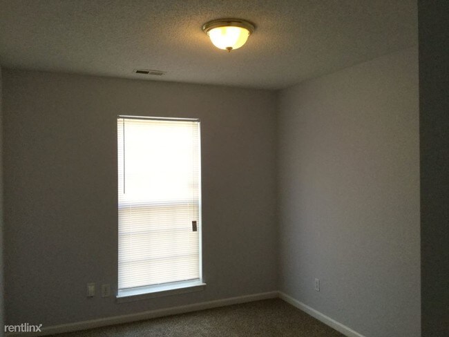 Building Photo - 9408 Northwoods Forest Dr