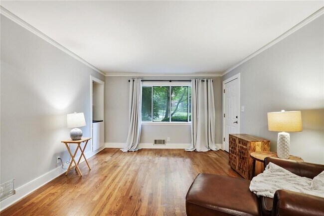 Foto del edificio - 1466 E Rock Springs Rd NE