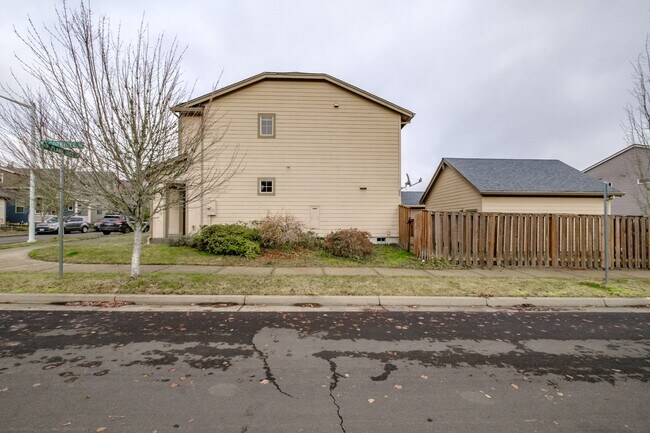Foto del edificio - *Rent Special* NW Albany 4 Bed / 3 Bath in...