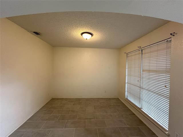 Building Photo - 504 Spicewood Dr