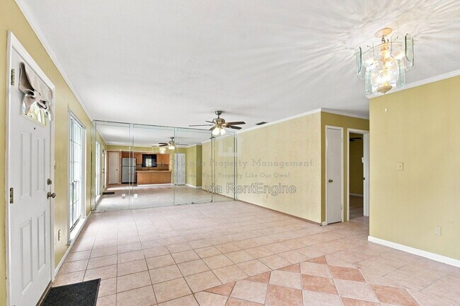 Foto del edificio - 4375 Shadow Crest Pl