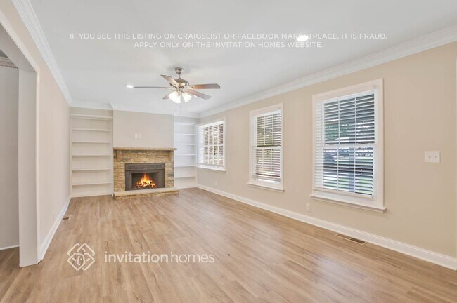 Foto del edificio - 7216 Pinecrest Dr