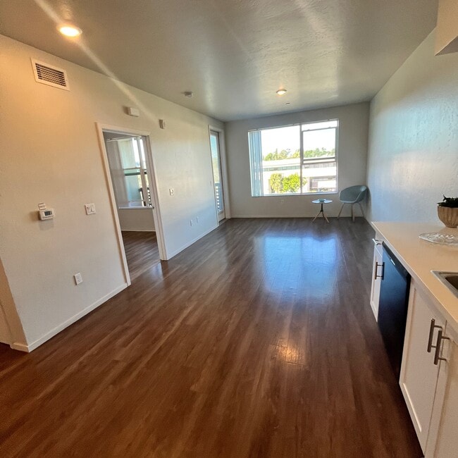 Building Photo - Bluewater Apartments