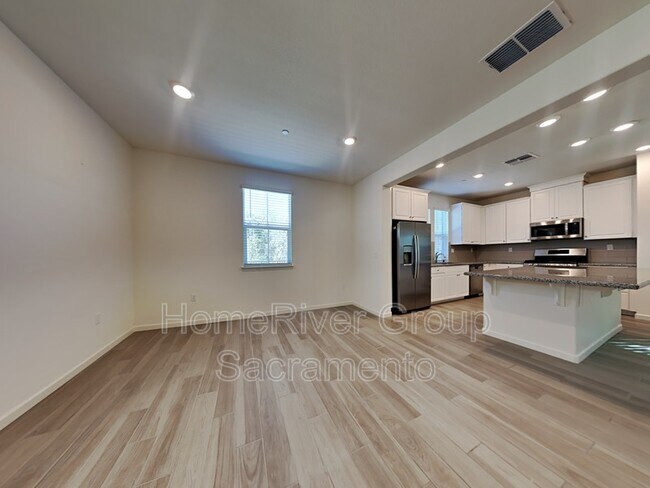 Building Photo - 408 Sambre Pl
