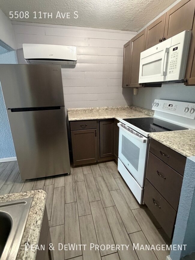 Building Photo - 5508 11th Ave S