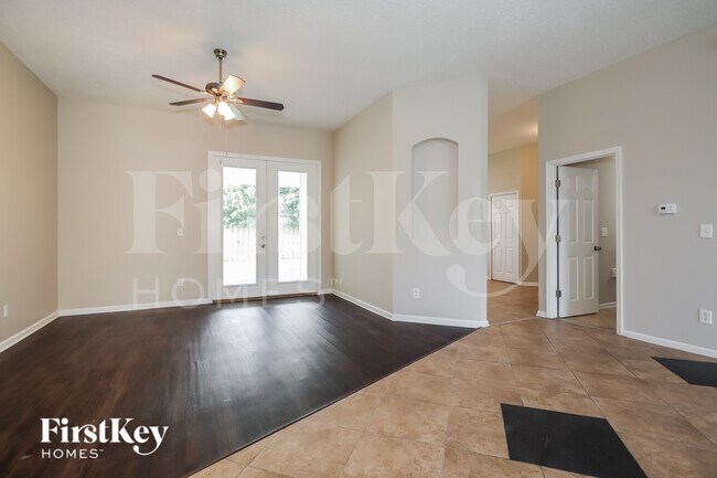 Foto del edificio - 5510 Bristol Bay Ln N