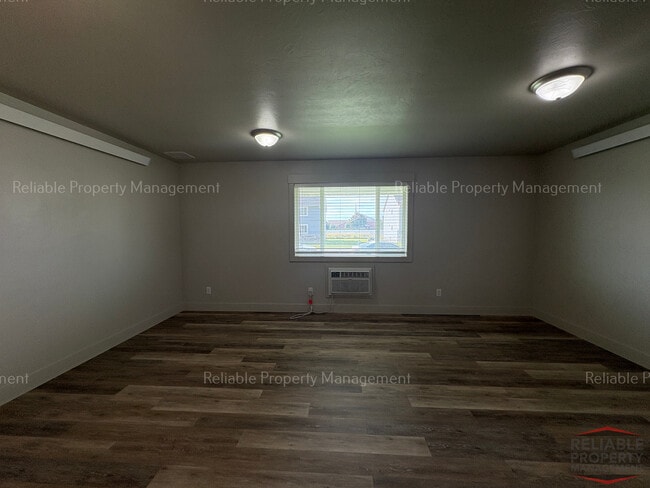 Building Photo - 626 Caribou St