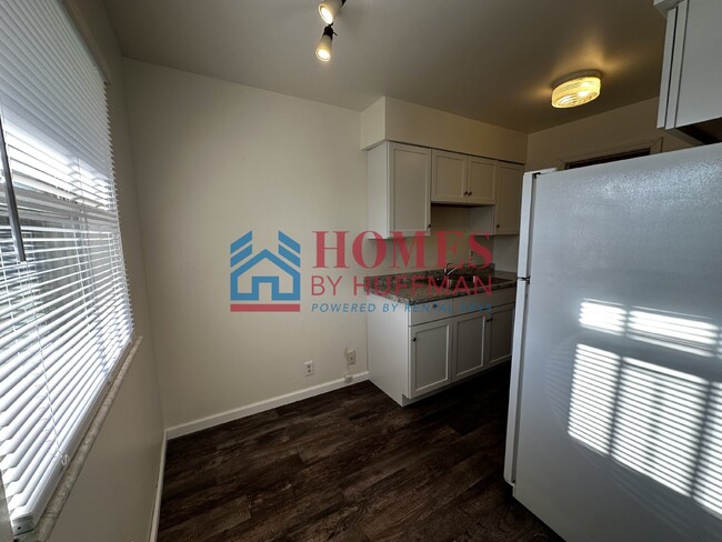 Building Photo - One Bedroom Apartment | Fort Branch