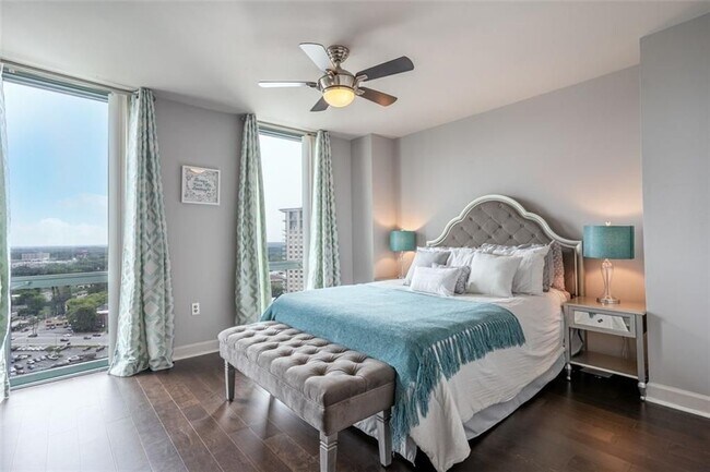 Foto del edificio - 2870 Pharr Ct S Northwest