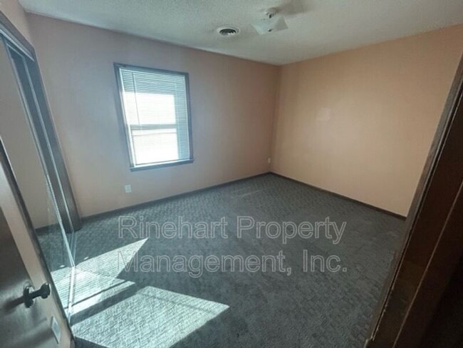 Building Photo - 285 S Herlong Ave