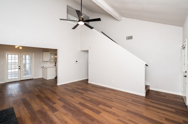 Foto del edificio - 731 Garden Meadow Dr