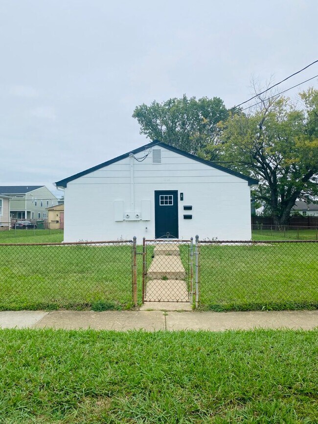 Photo - 1116 N 32nd St Apartment