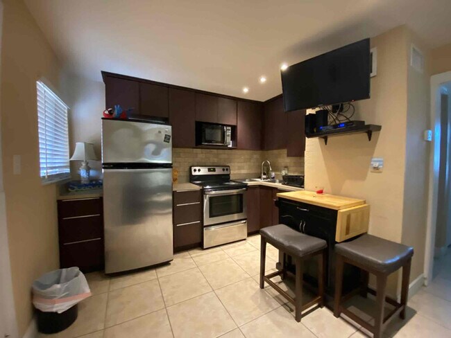 Foto del edificio - 211 Circle Dr
