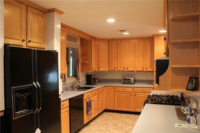 Building Photo - 425 Starview Ln