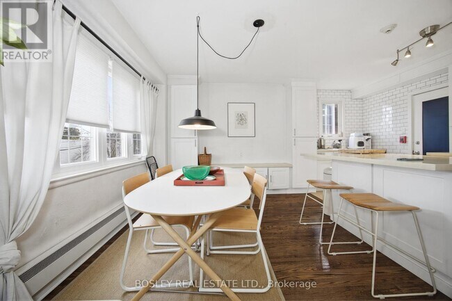 Building Photo - 308 S Kingsway