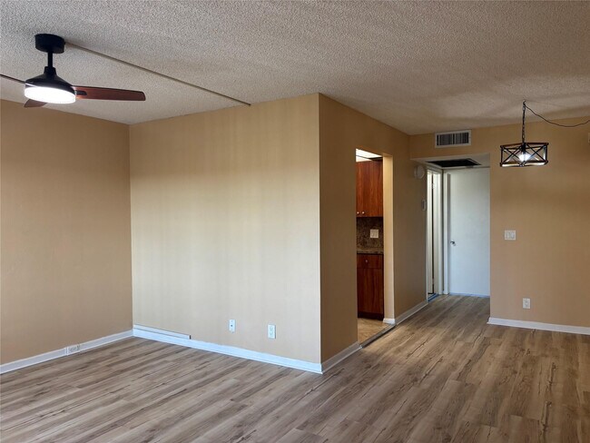 Foto del edificio - 1401 SW 135th Terrace