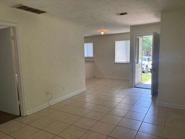 Foto del edificio - 6169 Greenon Ln
