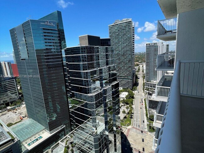 Foto del edificio - 1200 Brickell Bay Dr