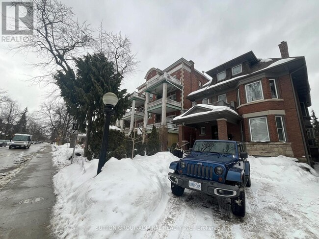 Building Photo - 335 Palmerston Blvd