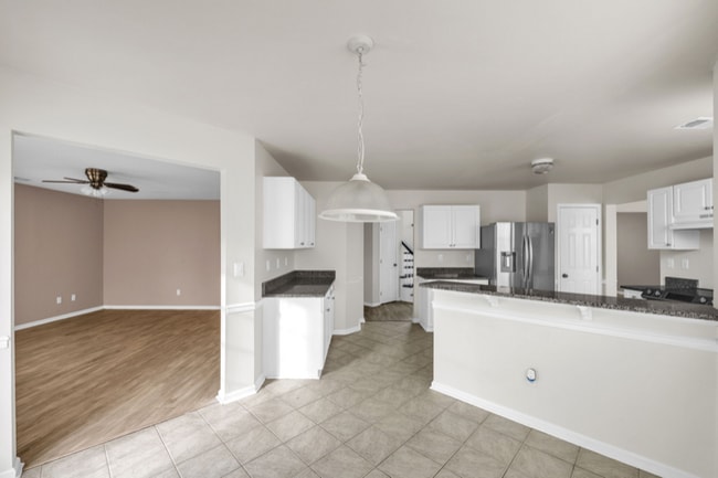 Foto del edificio - 3136 Sacramento Dr