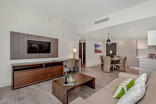 Building Photo - 777 N Ocean Dr