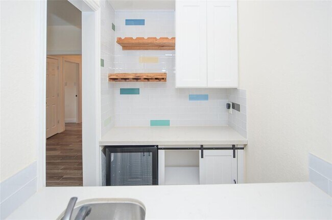 Foto del edificio - 738 Plainwood Dr