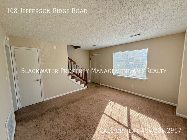 Foto del edificio - 108 Jefferson Ridge Rd