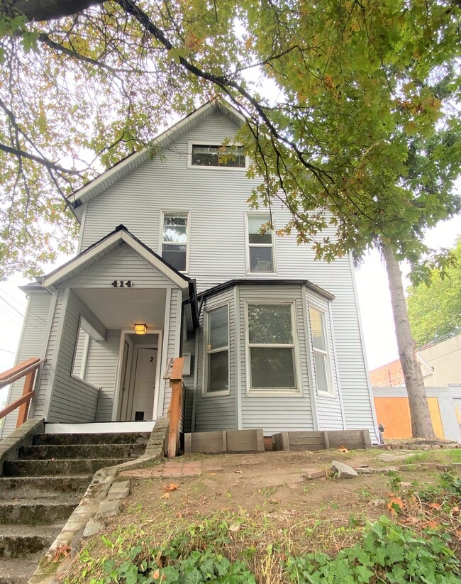 Building Photo - 414 E Mercer St