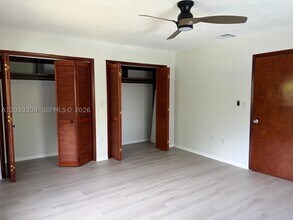 Building Photo - 321 SW 71st Ave