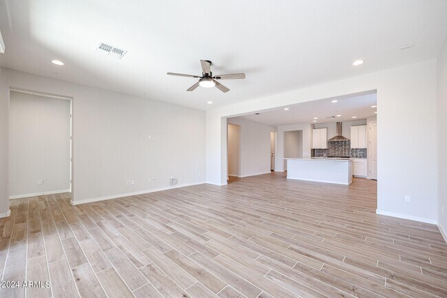 Foto del edificio - 32610 N 19th Ln