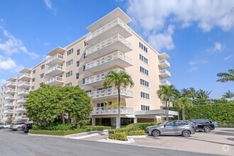 Building Photo - 250 Bradley Pl
