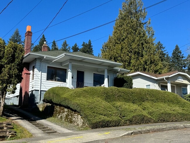 Photo - Fully Furnished 2 Bed 1 Bath W/ ALL Utilit... House