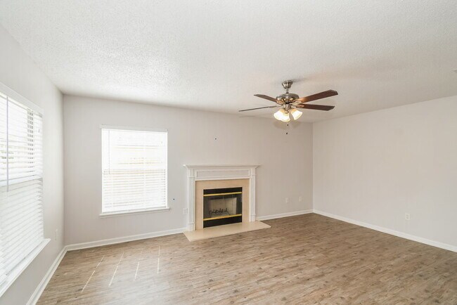 Foto del edificio - 14139 Crestwick Dr W