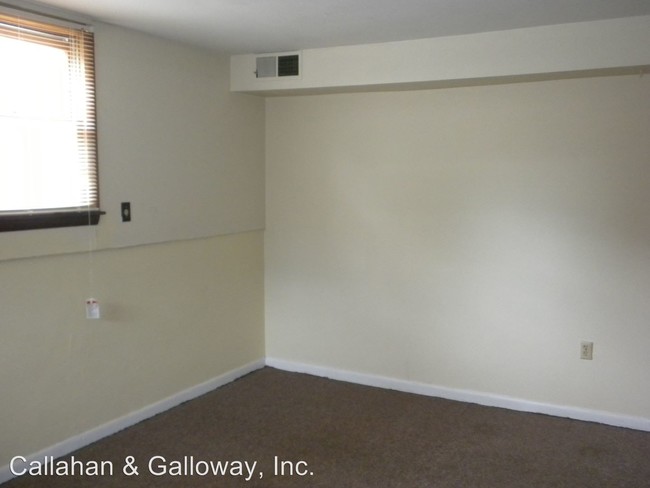 Building Photo - 3201 Martha Dr