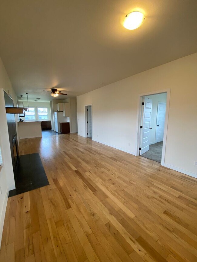 Foto del edificio - 1801 Russell Ave