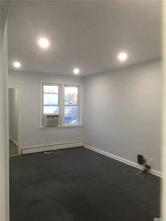 Building Photo - 84-30 Little Neck Pkwy