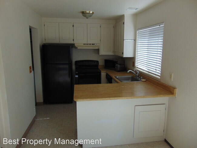 Building Photo - 3 br, 1.5 bath House - 3647 Carrigan Common