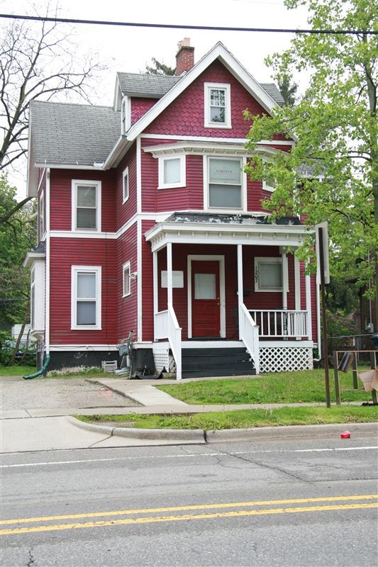 Primary Photo - 1207 S State St