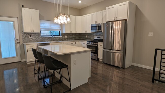 Building Photo - 3 Bedroom Home In Brewerytown.