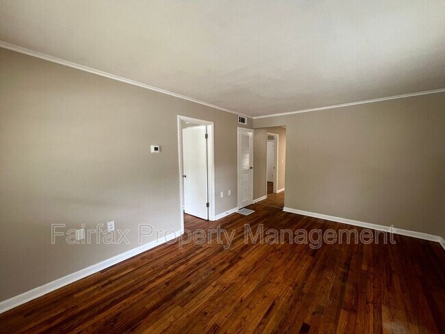 Building Photo - 512 Burlington Ave