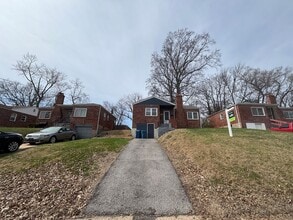 Building Photo - 6625 Thurston Ave