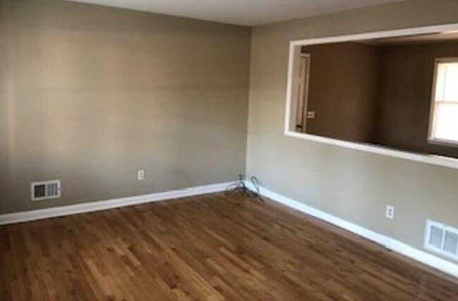 Foto del edificio - 304 Hickory Ridge Dr