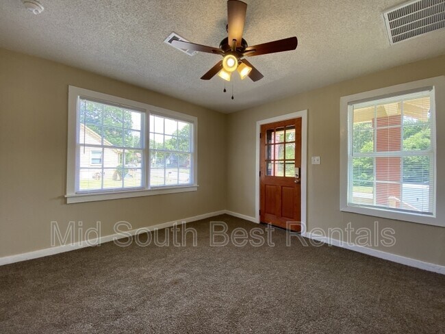 Foto del edificio - 3602 W 13th St