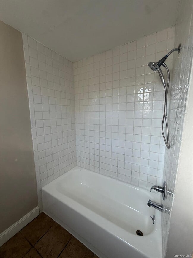 Building Photo - 13 Hammersley Ave