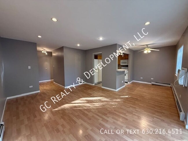 Building Photo - 834 College Blvd