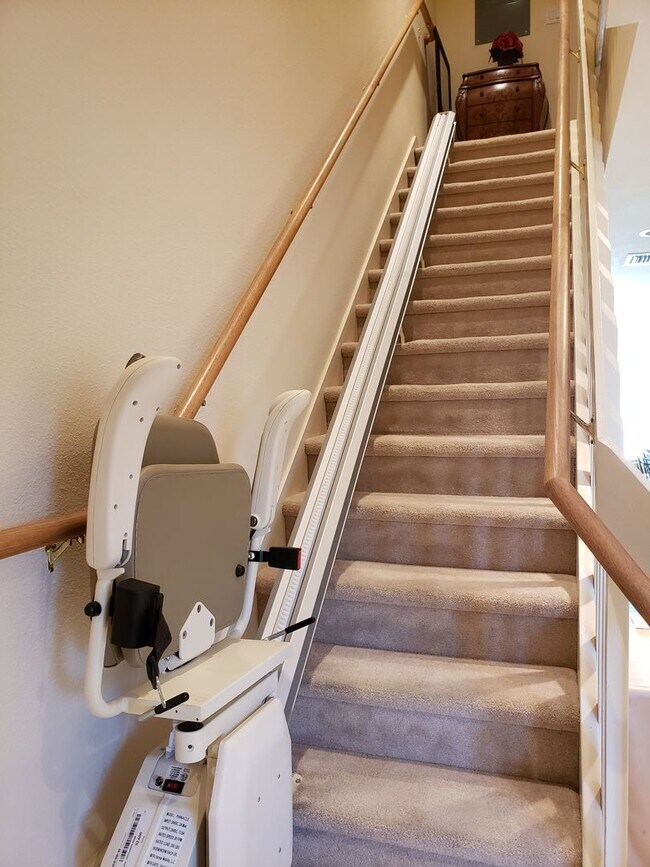 Building Photo - Gorgeous townhome in Deep Creek for Seasonal Rent!