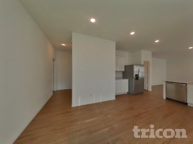 Foto del edificio - 1911 Ballesteros St