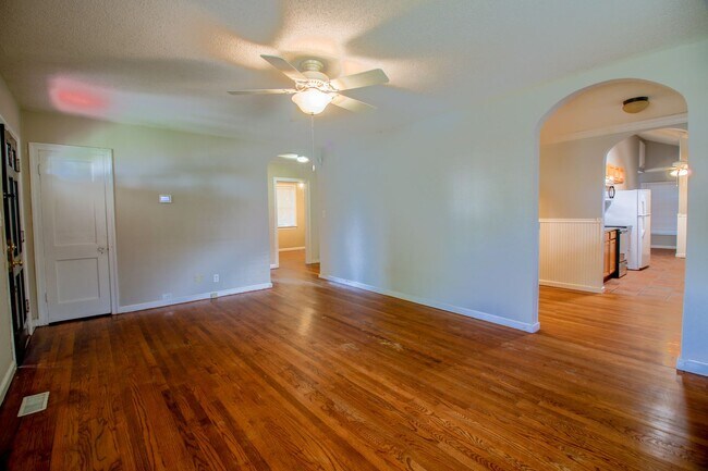 Building Photo - Midtown Brick home