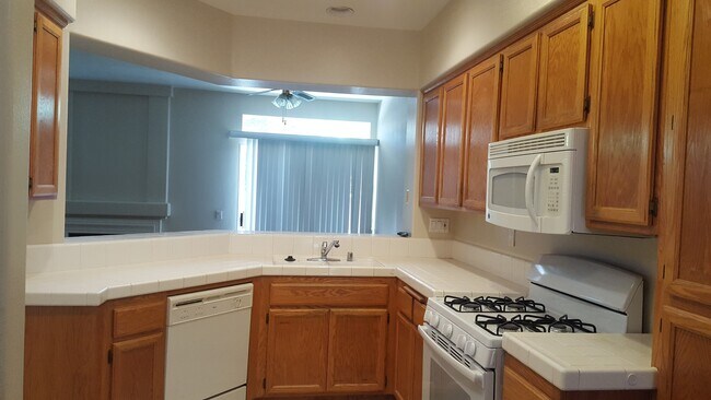 Foto del edificio - Dual Master Suite Townhome in Rancho Santa...