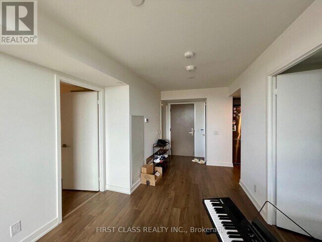 Building Photo - 30 Tretti Wy